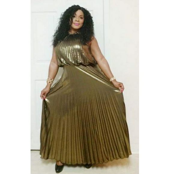 Dresses & Skirts - ⬇️🎉HOST PICK🎉 MSK Pleated Metallic Blouson Halter Gown